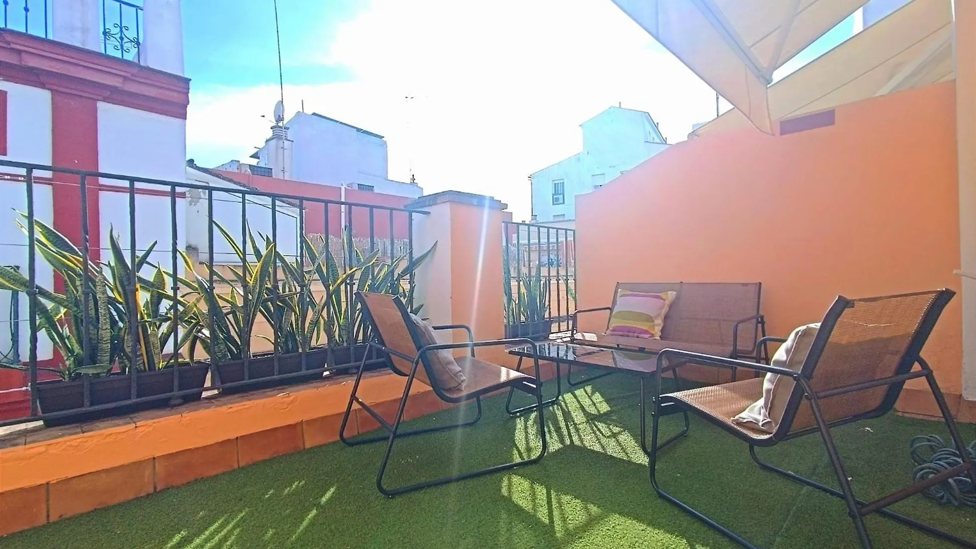 Atico 1 Terraza Y Sol En El Centro De Sevilla !! דירה סביליה